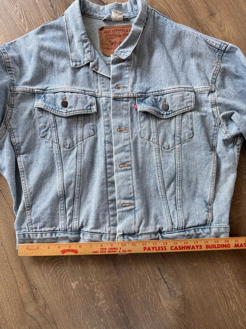 Vintage 1992 Levi’s Classic Light Wash Denim Jacket size Large